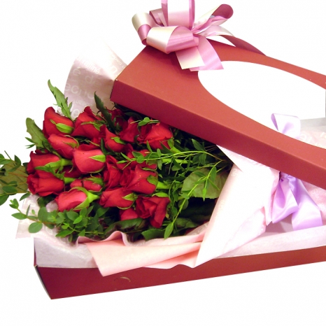 Send 24 Red Roses to Manila in Philippines | Delivery Rose in Box to ...