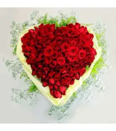 60 Heart shape Red Roses