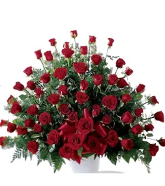 Splendid Red Rose Arrangement  Send to Philippines